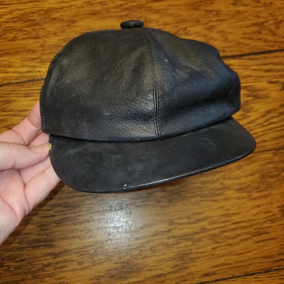 Women's Newport News Black Leather Beret type Hat, one size, Good Condition - Picture 1 of 7